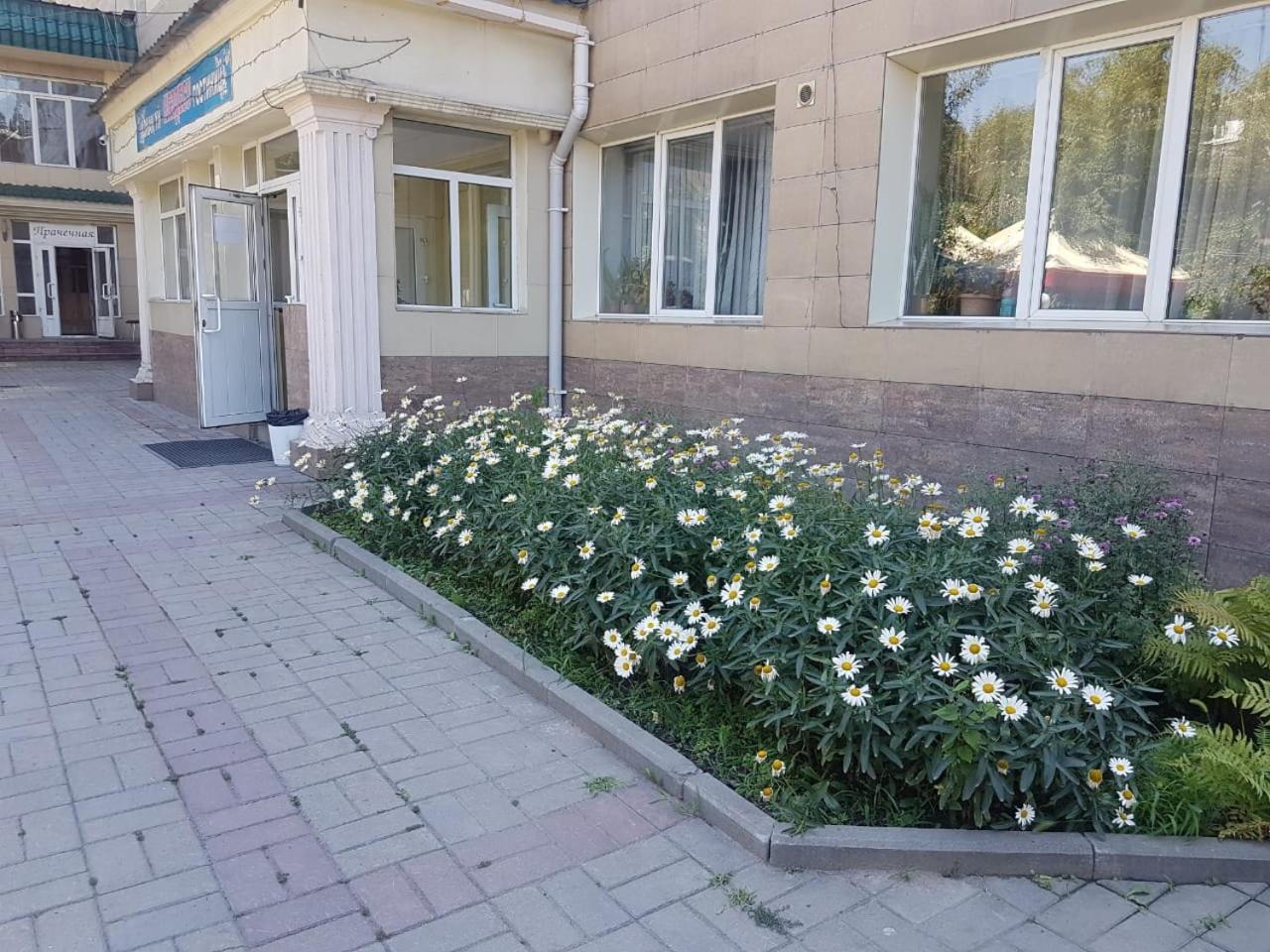 Hotel Kezdesu Ałma Ata Zewnętrze zdjęcie