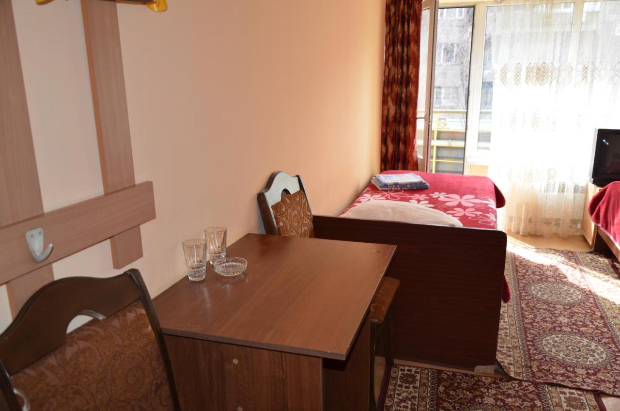 Hotel Kezdesu Ałma Ata Zewnętrze zdjęcie
