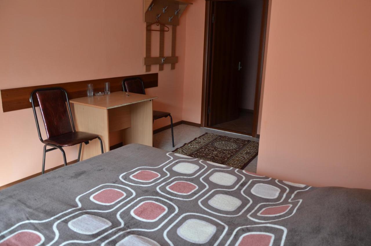 Hotel Kezdesu Ałma Ata Zewnętrze zdjęcie